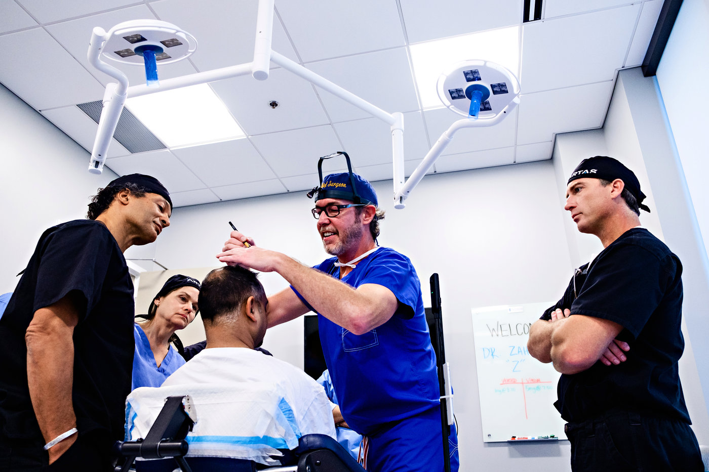 Dr. Ken Anderson teaches a Masters’ Class at the American Academy of Hair Restoration Surgery (AAHRS) in Alpharetta, GA in 2019.